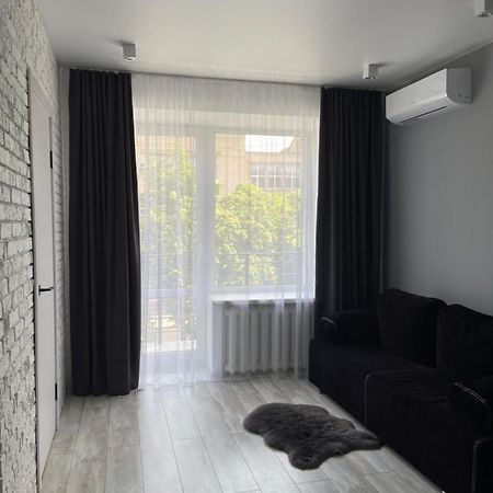 Лучшие Апартаменты В Самом Центре Города Çerkassi Dış mekan fotoğraf